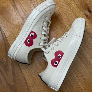 Commo de Garçons Low Top converse size 6.5- worn 3x